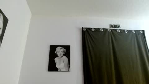 Snapshot of bombshellbaeby chatting on 11-06-25, 08:59 BombshellBaeby online show from 11-06-25, 08:59