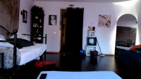 Snapshot of bombshellbaeby chatting on 01-12-26, 04:01 BombshellBaeby online show from 01-12-26, 04:01