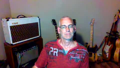 Snapshot of bomec40 chatting on 07-14-26, 12:57 Carl online show from 07-14-26, 12:57