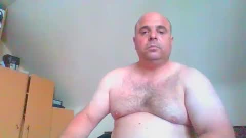 Snapshot of bondsuckslut chatting on 05-17-26, 01:07 borntosuck online show from 05-17-26, 01:07