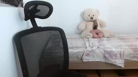 Snapshot of bonni_blonde chatting on 02-11-25, 03:40 Bonnie online show from 02-11-25, 03:40