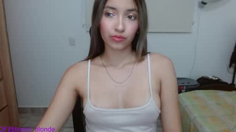 Snapshot of bonni_blonde chatting on 09-23-25, 01:41 Bonnie online show from 09-23-25, 01:41