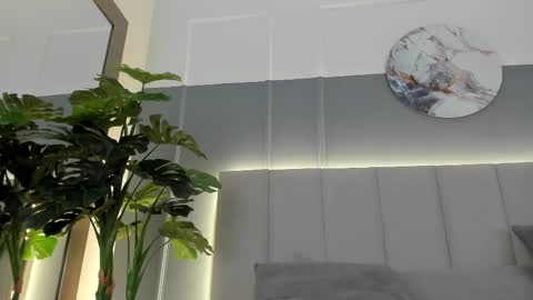 Bonnie online show from 02-20-25, 02:40