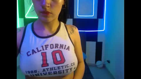 Snapshot of bonnie_blue_18 chatting on 11-29-25, 02:31 Bonnie online show from 11-29-25, 02:31