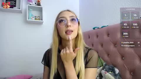 Snapshot of bonny_clyde_xx_ chatting on 11-11-25, 02:00 Soffy Brooks Independent model online show from 11-11-25, 02:00