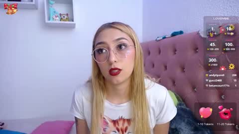 Snapshot of bonny_clyde_xx_ chatting on 11-15-25, 04:43 Soffy Brooks Independent model online show from 11-15-25, 04:43