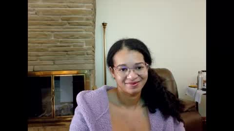 Queen Bon Vivantt online show from 10-20-25, 01:22