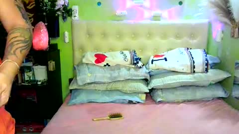 Snapshot of boobsylicious69 chatting on 09-28-25, 12:38 Miles online show from 09-28-25, 12:38