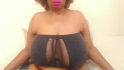 Snapshot of boobyqueen24 chatting on 02-06-25, 09:00 boobyqueen online show from 02-06-25, 09:00