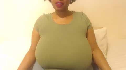 Snapshot of boobyqueen24 chatting on 09-08-25, 04:39 boobyqueen online show from 09-08-25, 04:39