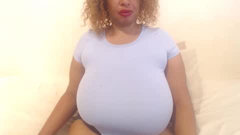 Snapshot of boobyqueen24 chatting on 01-17-26, 08:52 boobyqueen online show from 01-17-26, 08:52