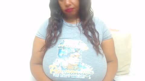 Snapshot of boobyqueen24 chatting on 02-10-26, 11:03 boobyqueen online show from 02-10-26, 11:03