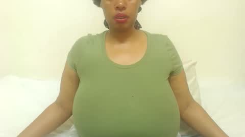 Snapshot of boobyqueen24 chatting on 03-17-26, 10:40 boobyqueen online show from 03-17-26, 10:40