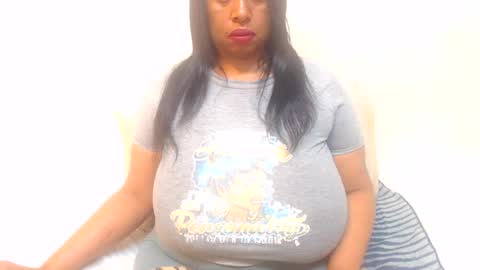 Snapshot of boobyqueen24 chatting on 06-11-26, 07:34 boobyqueen online show from 06-11-26, 07:34