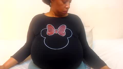 Snapshot of boobyqueen24 chatting on 06-18-26, 02:23 boobyqueen online show from 06-18-26, 02:23