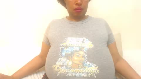Snapshot of boobyqueen24 chatting on 06-20-26, 06:11 boobyqueen online show from 06-20-26, 06:11
