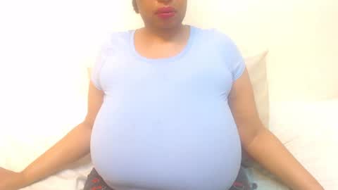 Snapshot of boobyqueen24 chatting on 06-25-26, 07:07 boobyqueen online show from 06-25-26, 07:07