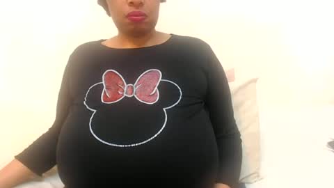 Snapshot of boobyqueen24 chatting on 07-09-26, 11:25 boobyqueen online show from 07-09-26, 11:25