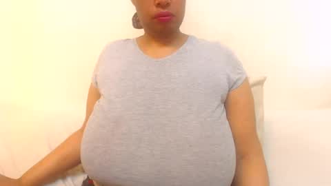 Snapshot of boobyqueen24 chatting on 07-10-26, 09:12 boobyqueen online show from 07-10-26, 09:12