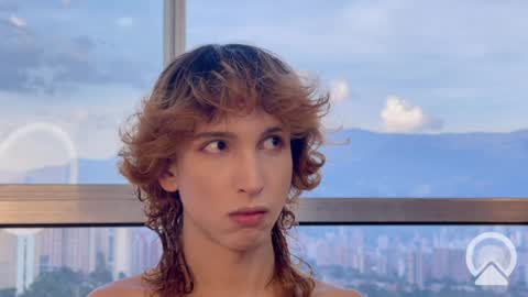 Snapshot of boream_ chatting on 01-13-25, 10:03 Bream online show from 01-13-25, 10:03