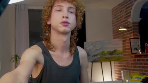 Snapshot of boream_ chatting on 01-30-25, 12:18 Bream online show from 01-30-25, 12:18