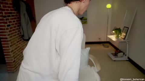 Snapshot of boream_ chatting on 10-11-25, 12:04 Bream online show from 10-11-25, 12:04