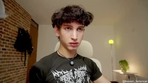 Snapshot of boream_ chatting on 10-14-25, 11:11 Bream online show from 10-14-25, 11:11