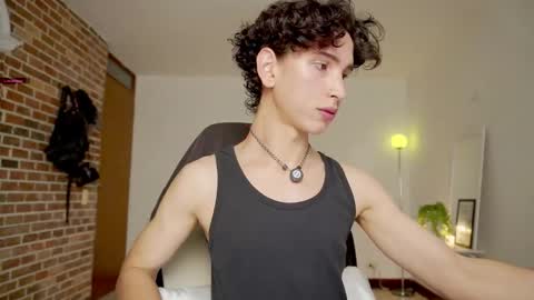 Snapshot of boream_ chatting on 10-22-25, 11:21 Bream online show from 10-22-25, 11:21