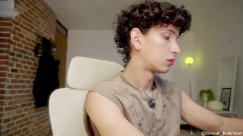 Snapshot of boream_ chatting on 11-06-25, 11:33 Bream online show from 11-06-25, 11:33