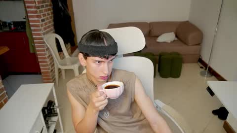 Snapshot of boream_ chatting on 02-12-26, 02:23 Bream online show from 02-12-26, 02:23