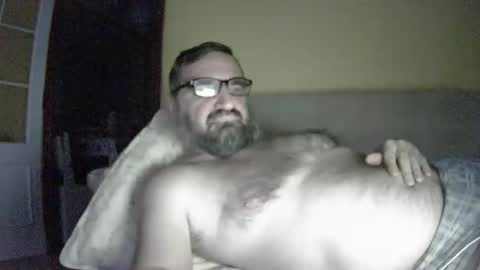 bostek online show from 10-28-25, 02:15