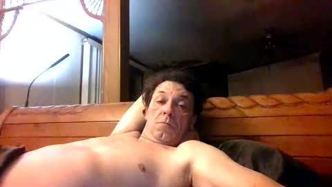 Snapshot of bottomcdforoldersc chatting on 02-05-25, 11:23 James online show from 02-05-25, 11:23