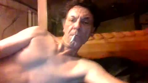 Snapshot of bottomcdforoldersc chatting on 09-29-25, 06:18 James online show from 09-29-25, 06:18