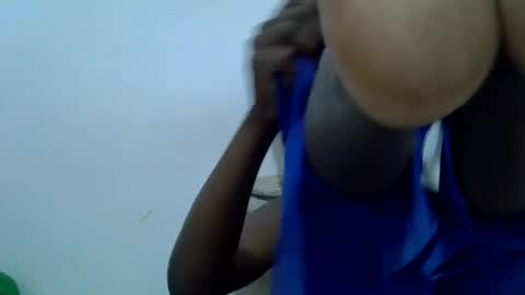 bouncy_vee online show from 04-06-26, 11:33