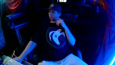 Bowerboi1217 online show from 05-02-26, 02:49