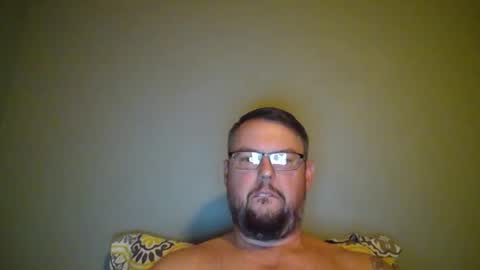 Snapshot of bowtieguy84 chatting on 09-30-25, 03:44 bowtieguy84 online show from 09-30-25, 03:44