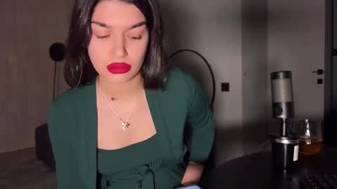 Snapshot of bowtorina chatting on 02-27-26, 06:30 Brat and Confident Real Femdon Not for everyone online show from 02-27-26, 06:30