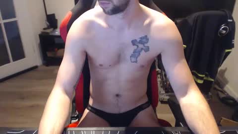 boy_t0y89 online show from 10-24-25, 06:21