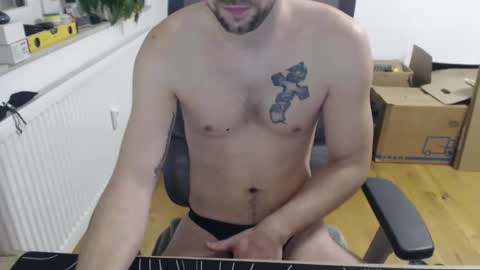 boy_t0y89 online show from 02-09-26, 06:17