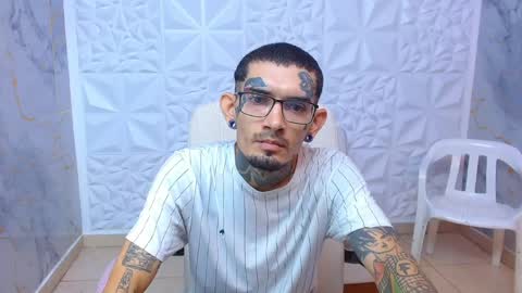 boy_tatto77 online show from 05-01-26, 11:48