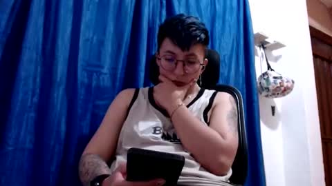 Snapshot of boy_trans chatting on 10-07-25, 06:54 Edward ftm trans queerslave online show from 10-07-25, 06:54