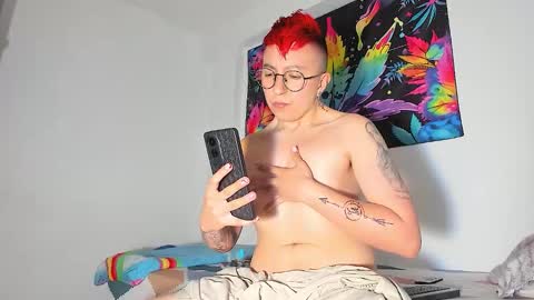 Snapshot of boy_trans chatting on 12-21-25, 03:02 Edward ftm trans queerslave online show from 12-21-25, 03:02