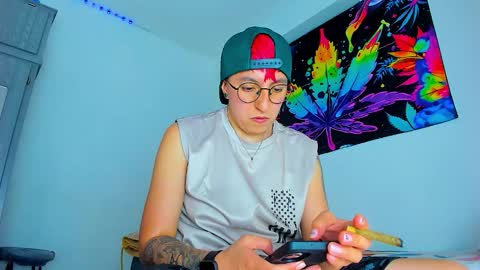 Snapshot of boy_trans chatting on 01-19-26, 01:53 Edward ftm trans queerslave online show from 01-19-26, 01:53