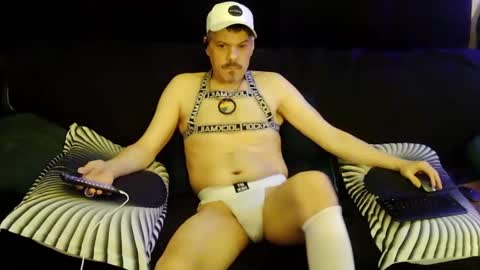 Snapshot of boyblond36 chatting on 10-20-25, 06:47 Slutty Stud online show from 10-20-25, 06:47