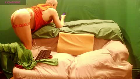 Snapshot of boyblond36 chatting on 04-06-26, 06:03 Slutty Stud online show from 04-06-26, 06:03