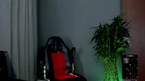 Snapshot of boyc02_ chatting on 06-30-26, 01:45 boyc02_ online show from 06-30-26, 01:45