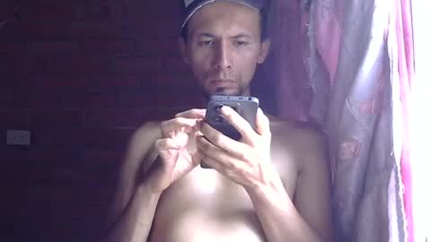 Snapshot of boycumlatino21 chatting on 07-20-26, 04:31 Boy online show from 07-20-26, 04:31