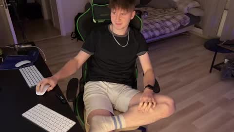 Snapshot of boykik chatting on 12-16-24, 10:56 Eddie online show from 12-16-24, 10:56