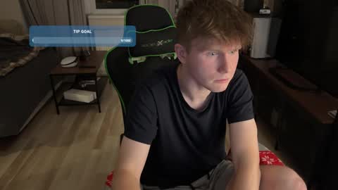 Snapshot of boykik chatting on 01-07-25, 01:06 Eddie online show from 01-07-25, 01:06