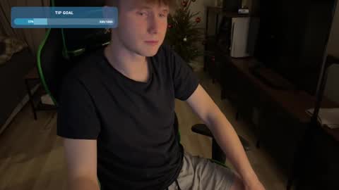 Snapshot of boykik chatting on 01-07-25, 04:08 Eddie online show from 01-07-25, 04:08